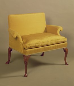 Causeuse de la reine Anne avec pieds en cabriole, vers 1710